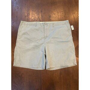 NWT Old Navy shorts - men’s size 52 - B11